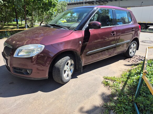 2009 Skoda Fabia II, пурпурный, 620000 рублей