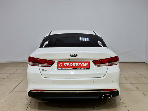 2016 Kia K5 II, белый - вид 4