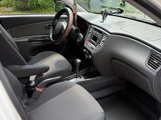2011 Kia Rio II Рестайлинг, белый, 530000 рублей, вид 5