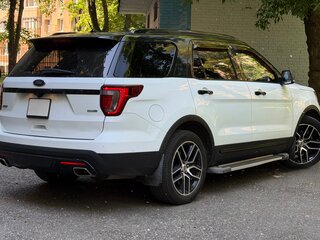 2015 Ford Explorer V Рестайлинг, белый, 1970000 рублей, вид 5
