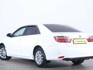 2016 Toyota Camry VII (XV50) Рестайлинг, белый, 1999000 рублей, вид 4
