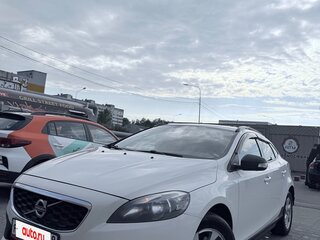 2014 Volvo V40 Cross Country I, белый, 900000 рублей, вид 1