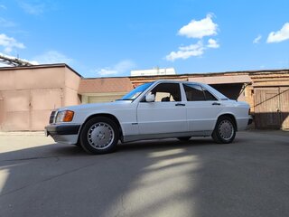 1992 Mercedes-Benz 190 (W201), белый, 2499000 рублей, вид 1