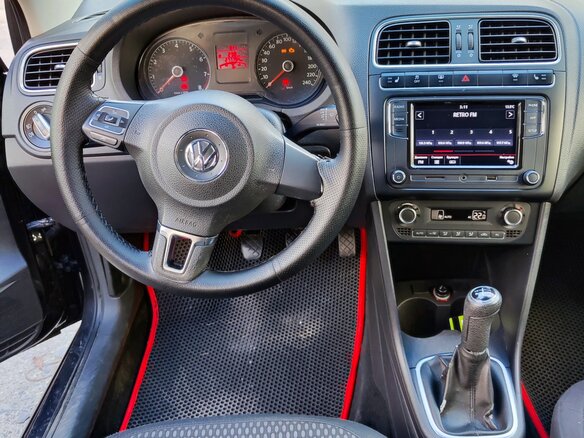 2012 Volkswagen Polo V, чёрный, 650000 рублей - вид 10