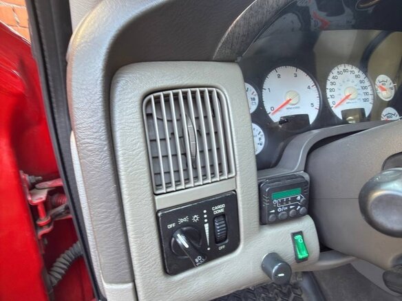 2005 Dodge RAM III (DR/DH), красный, 2650000 рублей - вид 19
