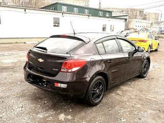 2013 Chevrolet Cruze I Рестайлинг, коричневый, 700000 рублей, вид 3