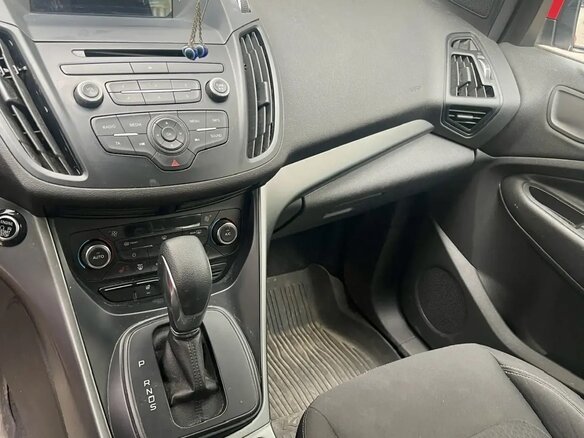 2018 Ford Kuga II Рестайлинг, красный, 1850000 рублей - вид 7
