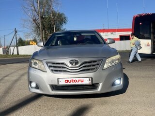 2011 Toyota Camry VI (XV40) Рестайлинг, серебристый, 1200000 рублей, вид 1