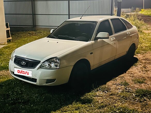 2014 Lada (ВАЗ) Priora I Рестайлинг, белый, 450000 рублей