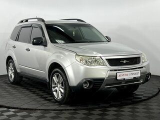 2011 Subaru Forester III Рестайлинг, серебристый, 850000 рублей, вид 4