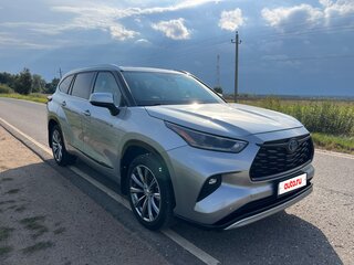 2021 Toyota Highlander IV (XU70), серебристый, 4500000 рублей, вид 3