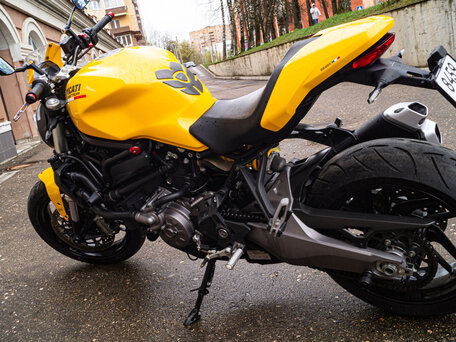 2018 Ducati Monster 821, жёлтый, 821000 рублей, вид 4