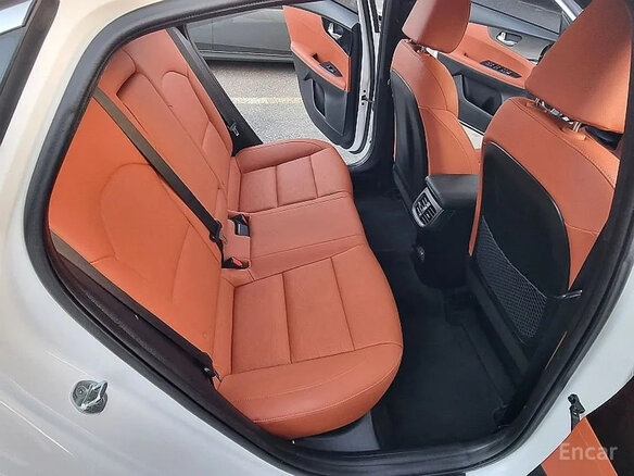 2023 Kia K3 II Рестайлинг, белый - вид 11