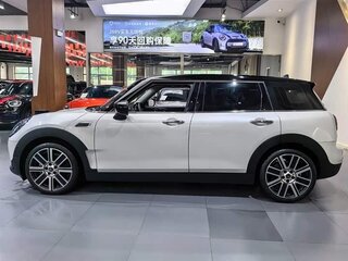 2023 Mini Clubman Cooper II Рестайлинг, белый, 2100000 рублей, вид 5