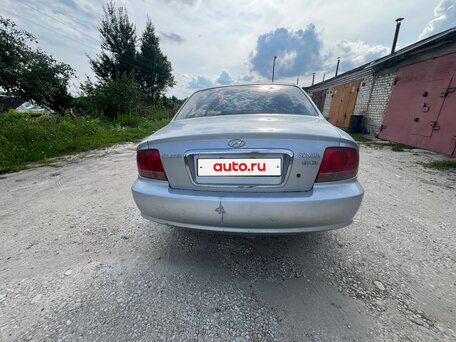 2004 Hyundai Sonata ТагАЗ IV (EF) Рестайлинг, серебристый, 430000 рублей, вид 3