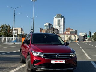 2021 Volkswagen Tiguan II Рестайлинг, красный, 3199000 рублей, вид 5