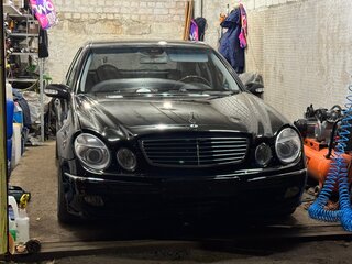 2004 Mercedes-Benz E-Класс 320 III (W211, S211), чёрный, 680000 рублей, вид 4