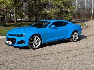 2021 Chevrolet Camaro VI Рестайлинг, синий, 3650000 рублей, вид 2