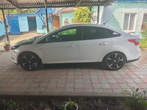 2011 Ford Focus III, белый, 600000 рублей - вид 1