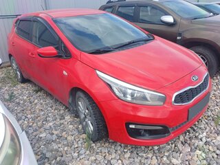 2016 Kia Ceed II Рестайлинг, красный, 780000 рублей, вид 1
