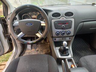 2010 Ford Focus II Рестайлинг, серебристый, 355000 рублей, вид 4