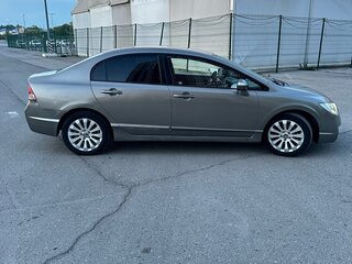 2007 Honda Civic VIII, серый, 680000 рублей, вид 3