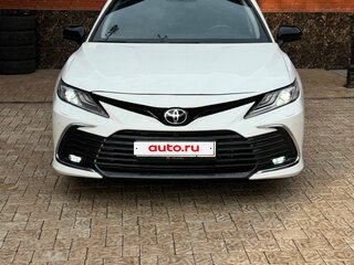 2020 Toyota Camry VIII (XV70), белый, 2850000 рублей, вид 1