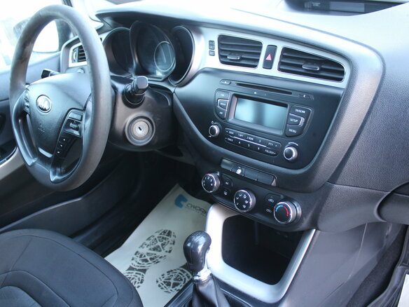 2012 Kia Ceed II, коричневый, 560000 рублей - вид 13