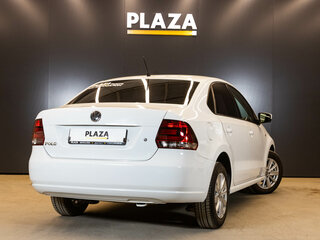 2015 Volkswagen Polo V Рестайлинг, белый, 950000 рублей, вид 4