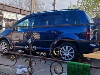 2009 Volkswagen Touran I Рестайлинг, синий, 950000 рублей, вид 3