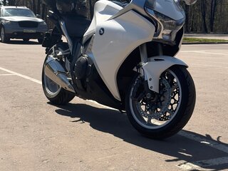2010 Honda VFR 1200, белый, 750000 рублей, вид 3
