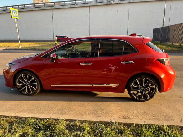 2019 Toyota Corolla Sport XII (E210), красный, 1799000 рублей - вид 13