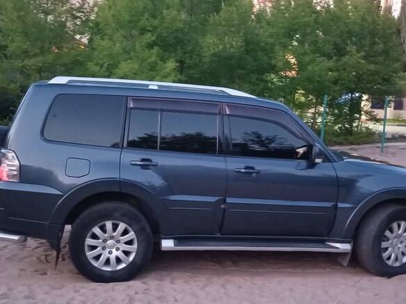 2007 Mitsubishi Pajero IV, серый, 1500000 рублей - вид 2