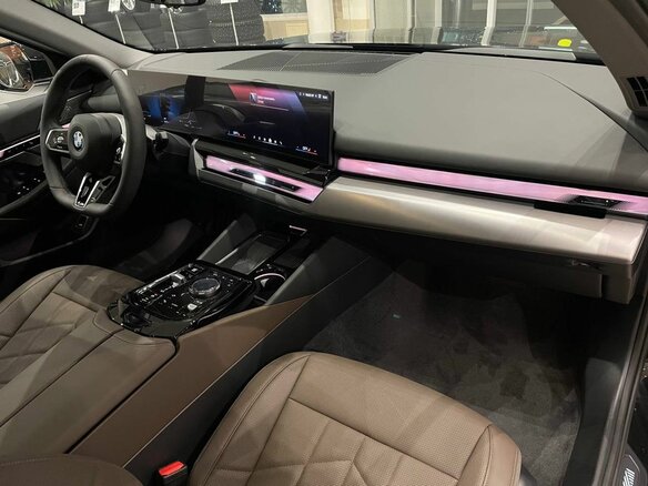 2025 BMW 5 серии 530Li xDrive VIII (G60/G61/G68), чёрный - вид 21