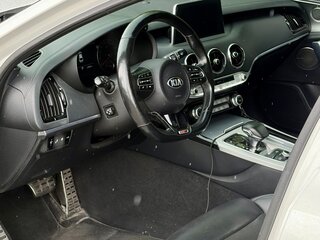 2019 Kia Stinger I, белый, 2890000 рублей, вид 5