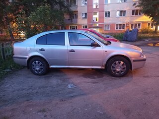 2002 Skoda Octavia I (A4) Рестайлинг, серебристый, 240000 рублей, вид 4