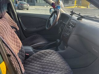 2000 Toyota Avensis I, зелёный, 360000 рублей, вид 3