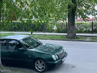 1997 Mercedes-Benz E-Класс 200 II (W210, S210), зелёный, 550000 рублей, вид 1