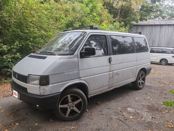 1992 Volkswagen Caravelle T4, белый - вид 1