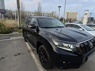 2021 Toyota Land Cruiser Prado 150 Series Рестайлинг 3, чёрный, 6800000 рублей, вид 3