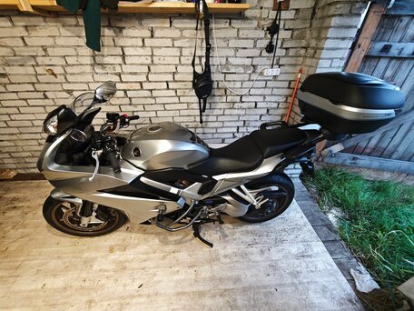 2015 Honda VFR 800, серый, 870000 рублей, вид 4