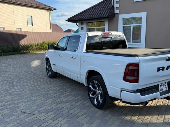 2019 Ram 1500 Crew Cab V, белый, 7000000 рублей - вид 6