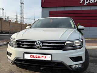 2017 Volkswagen Tiguan II, белый, 2850000 рублей, вид 3
