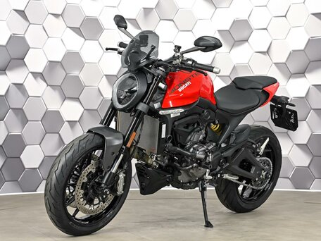 2021 Ducati Monster 937, красный, 819000 рублей, вид 2