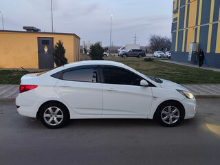 2011 Hyundai Solaris I, белый, 800000 рублей, вид 3