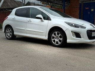 2012 Peugeot 308 I Рестайлинг, белый, 540000 рублей, вид 3