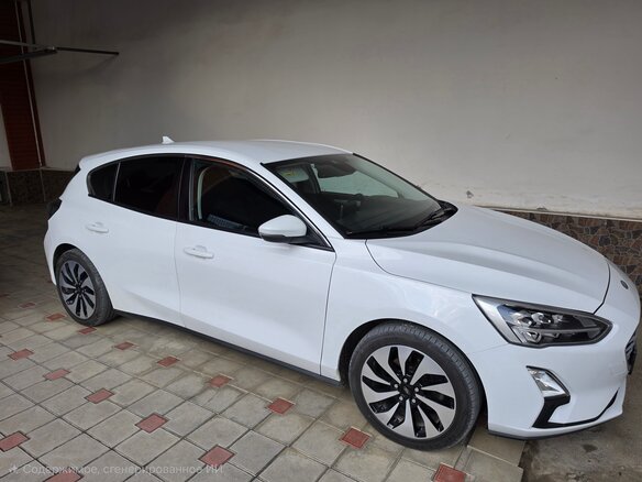 2018 Ford Focus IV, белый, 1330000 рублей - вид 2