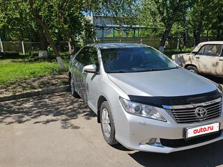2013 Toyota Camry VII (XV50), серебристый, 1350000 рублей, вид 1