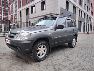 2011 Chevrolet Niva I Рестайлинг, чёрный, 350000 рублей, вид 1