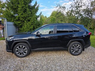 2021 Toyota RAV4 V (XA50), чёрный, 3700000 рублей, вид 4